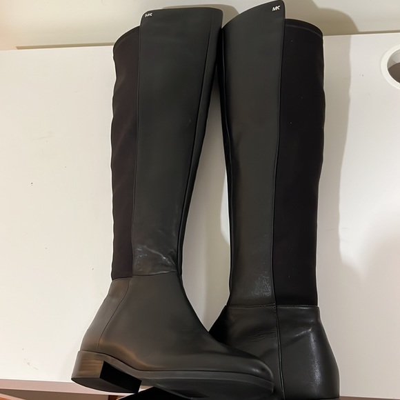 MICHAEL MICHAEL KORS
Women's Bromley Flat Riding Boots, Size 5.5 - Picture 5 of 11